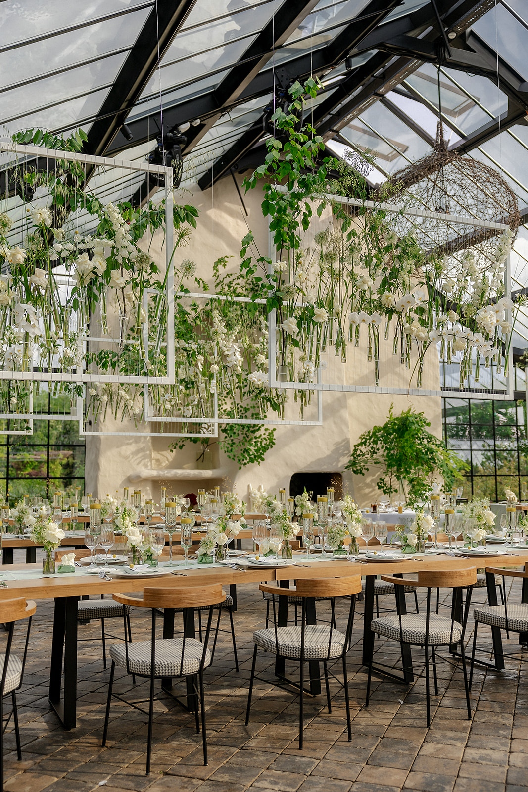 Eveniment festiv Iris Orangerie – aranjamente florale și lumină